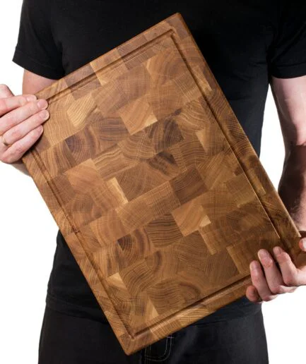 Stirnholz Schneidebrett aus Eiche (45x30x4): mit Griffmulden & Saftrille Stirnholz Schneidebrett aus Eiche 45x30x4