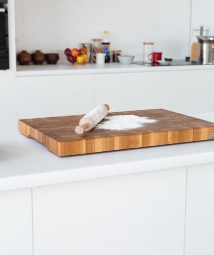 Eichenholz Stirnholz Schneidebrett 60x40 cm — Handgefertigte Küchenplatte mit Leinöl-Schutz gegen Wasser, Pilze & Flecken Eichen-Schneidebrett 60x40 cm