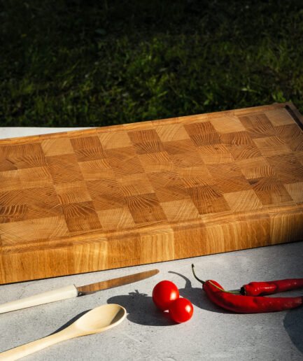 Stirnholz Schneidebrett aus Eiche | 50×30×4 cm | Handgefertigt in Deutschland Stirnholz Schneidebrett aus Eiche | 50×30×4 cm | Handgefertigt in Deutschland