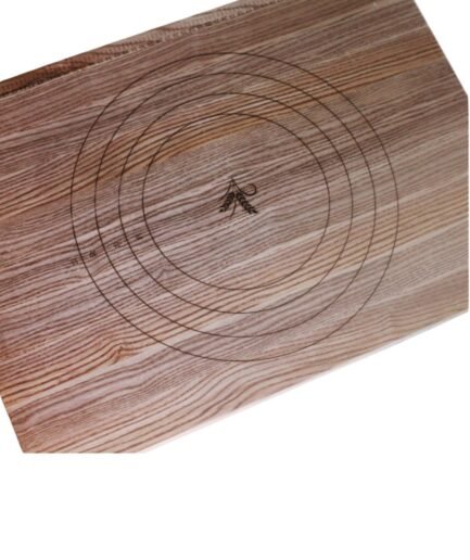 Massives Teigrollebrett aus Holz (60x43 cm) mit Naturöl-Finish | Handgefertigt in Deutschland | Für perfektes Backen Massives Teigrollebrett aus Holz (60x43 cm) mit Naturöl-Finish | Handgefertigt in Deutschland | Für perfektes Backen