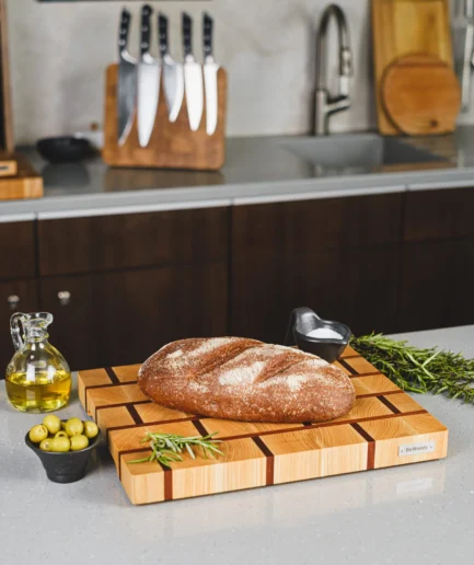 Stirnholz Schneidebrett "Ziegeloptik" aus Eiche | 40x30 cm | Handgefertigt Stirnholz Schneidebrett "Ziegeloptik" aus Eiche | 40x30 cm | Handgefertigt