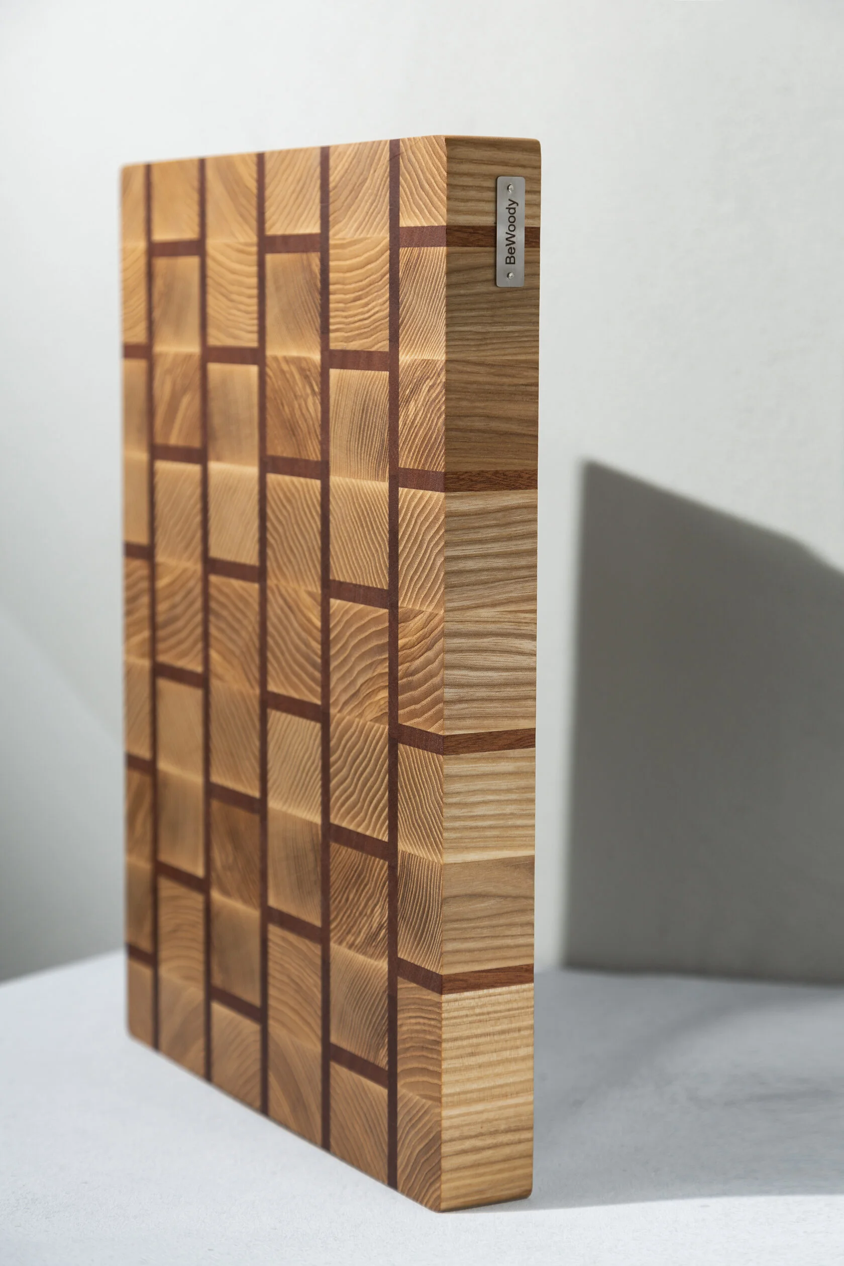 Stirnholz Schneidebrett "Ziegeloptik" aus Eiche | 40x30 cm | Handgefertigt Stirnholz Schneidebrett "Ziegeloptik" aus Eiche | 40x30 cm | Handgefertigt