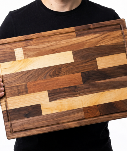 Nussbaum Schneidebrett mit Saftrille | 30×50 cm | Massivholz | Handgefertigt