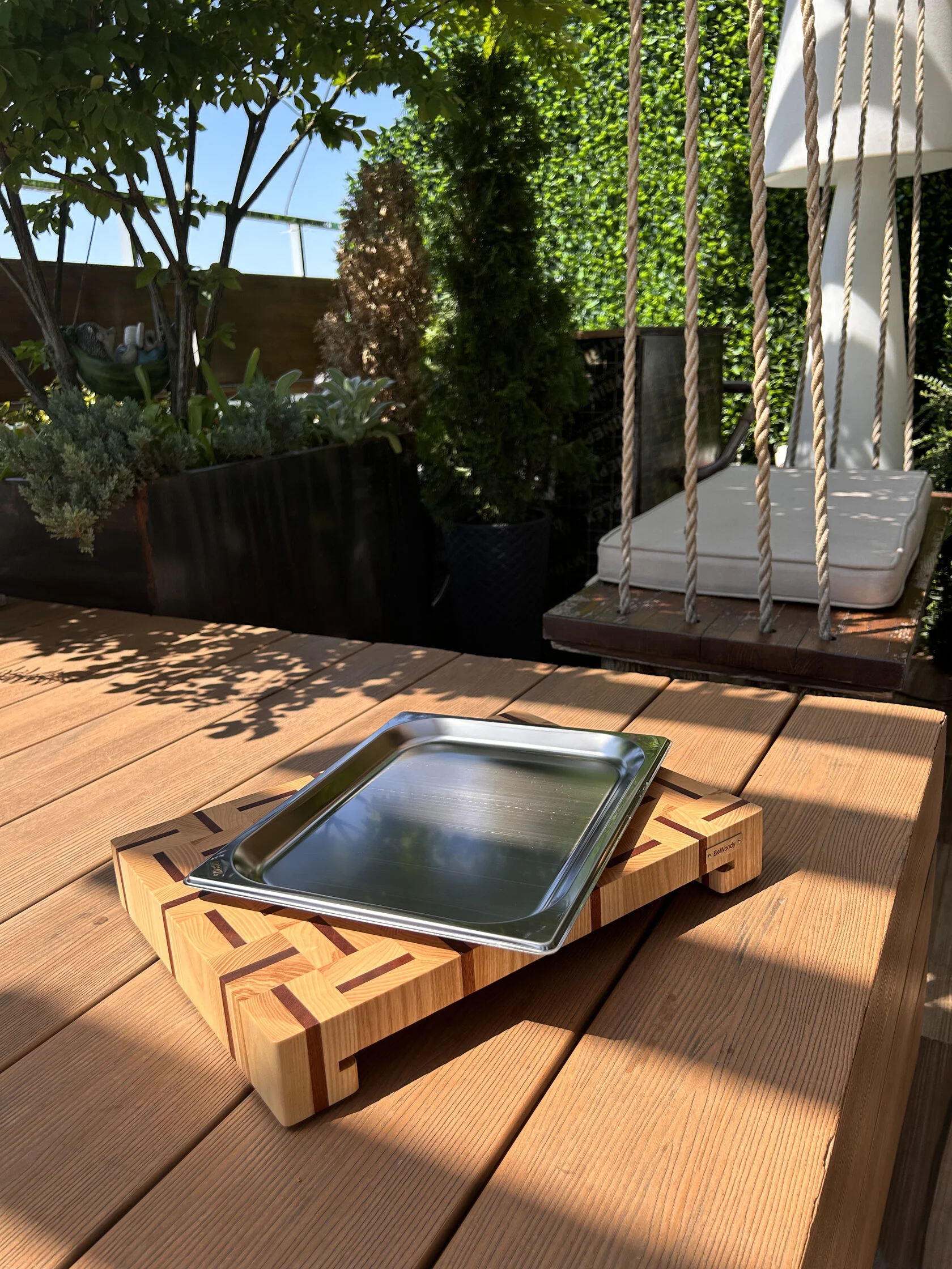 Schneidebrett mit Schublade aus Esche & Sapeli 40х30: Genial praktisch für Ihre Küche Schneidebrett mit Schublade aus Esche & Sapeli 40х30: Genial praktisch für Ihre Küche