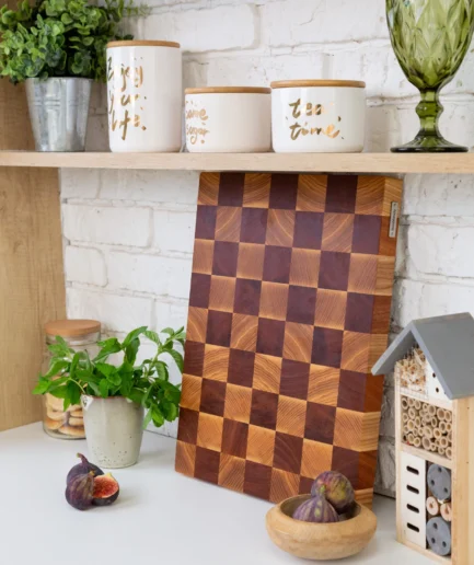 Schachbrett "Schach": Das Stirnholz Schneidebrett aus Esche & Sapeli 40х30 Schachbrett "Schach": Das Stirnholz Schneidebrett aus Esche & Sapeli 40х30