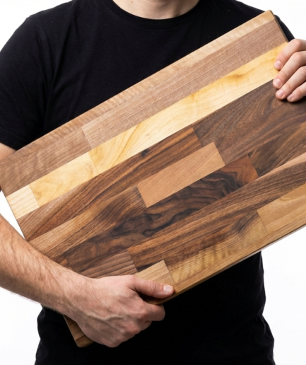 Nussbaum Schneidebrett mit Ledergriffen | Massives Küchenbrett | 40×50 cm