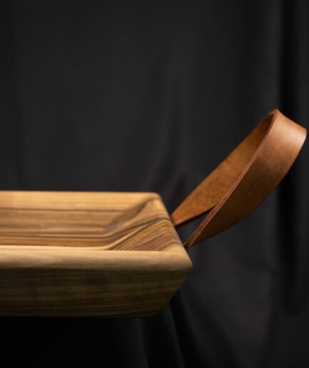 Holztablett aus Nussbaum mit Ledergriffen | Serviertablett | Handgefertigt