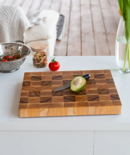 Klassisches Stirnholz Schneidebrett 40x30 aus Eiche und Esche – Massiv, langlebig und zeitlos Klassisches Stirnholz Schneidebrett 40x30 aus Eiche und Esche – Massiv, langlebig und zeitlos