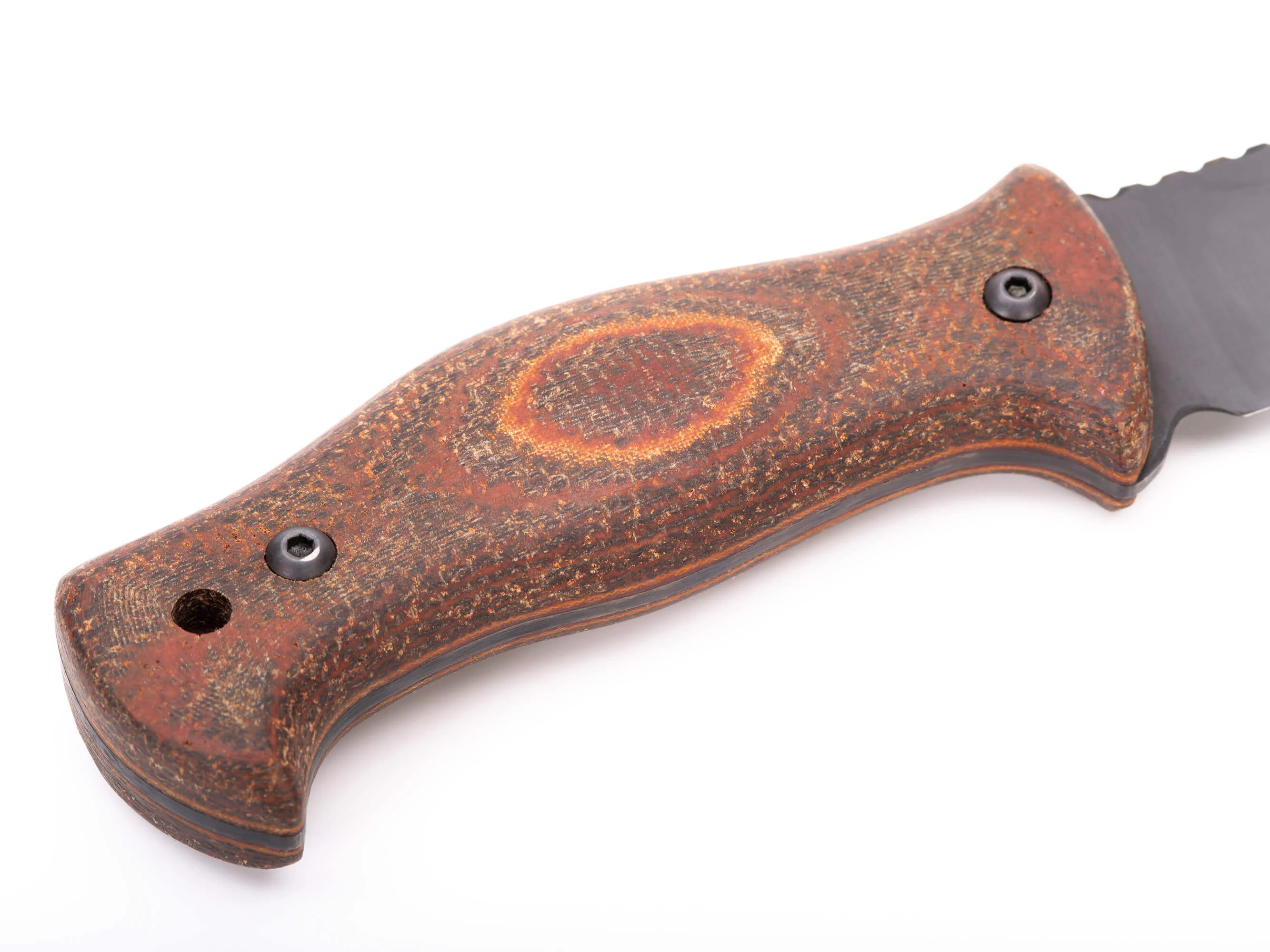 Handgeschmiedetes Bushcraft-Messer RK-8 mit Textolit-Griff — geschwärzte Klinge aus 65G-Kohlenstoffstahl, Lederscheide Handgeschmiedetes Bushcraft-Messer RK-8 mit Textolit-Griff — geschwärzte Klinge aus 65G-Kohlenstoffstahl, Lederscheide