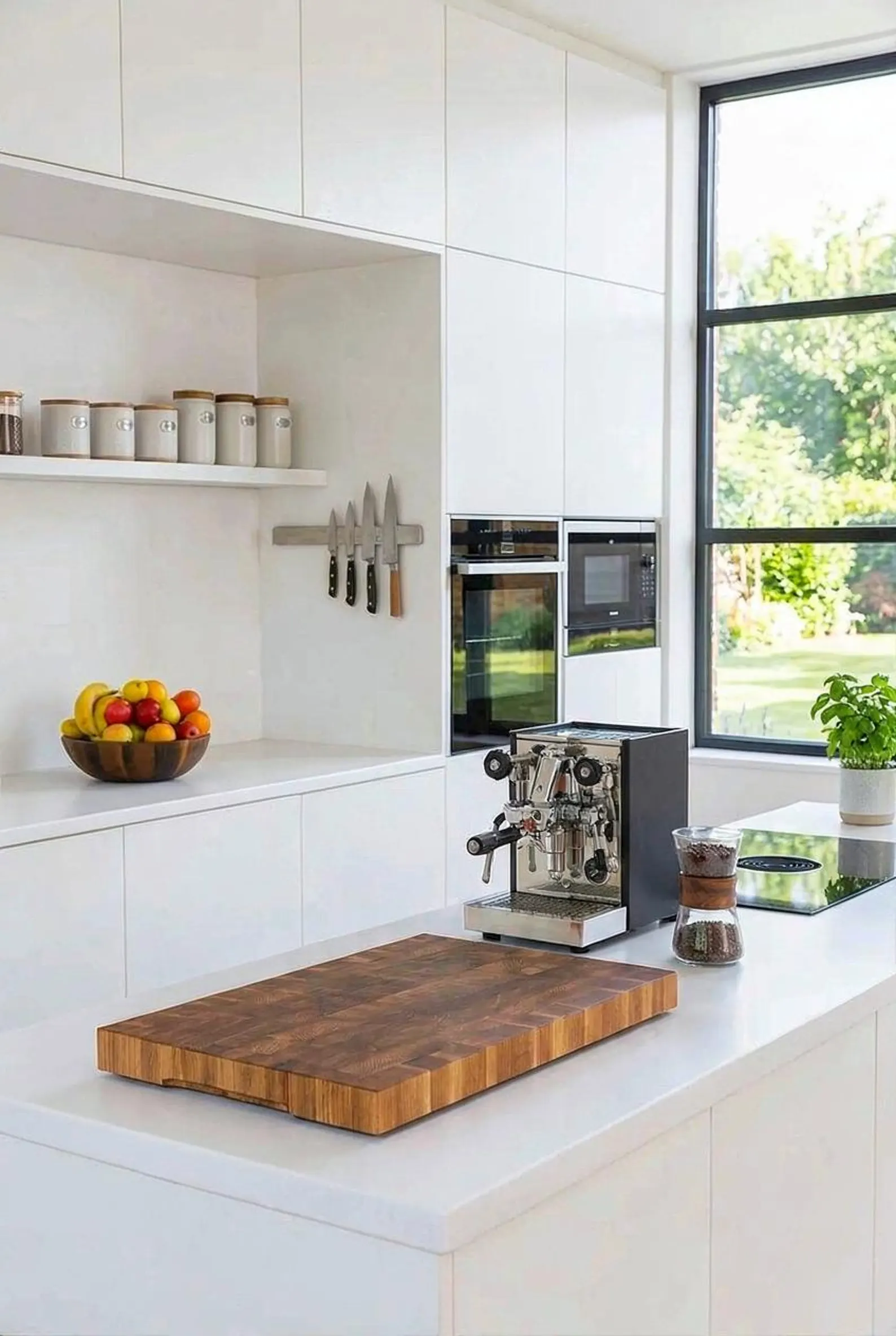 2.400 cm² Arbeitsfläche für Kürbis, Fleisch, Gemüse und große Vorbereitungen