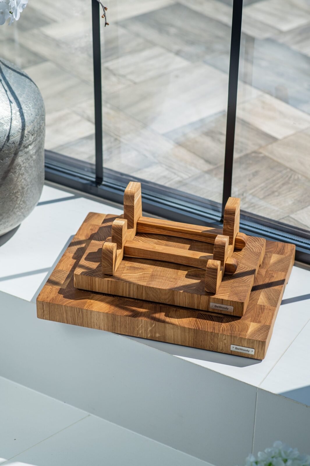 Stirnholz-Schneidebrett-Set aus Eiche mit Halter – 20 × 30 und 30 × 40 cm Eichen-Schneidebretter in den Größen 20 × 30 und 30 × 40 cm